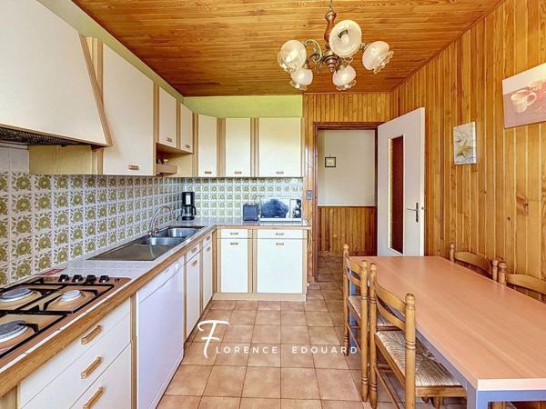 Maison
         8 pièces
        - 130 m² 360 000 € *