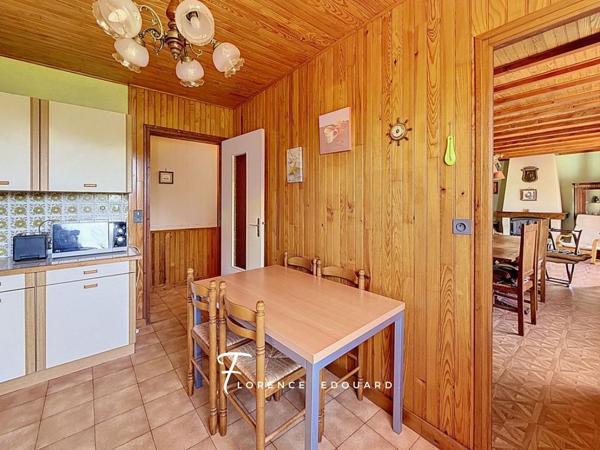 Maison
         8 pièces
        - 130 m² 360 000 € *