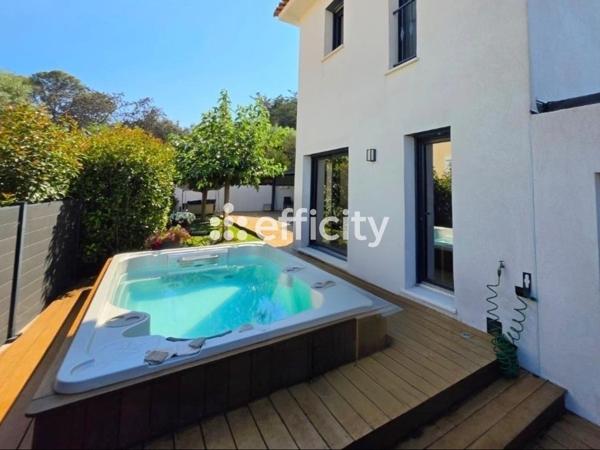 Maison
         4 pièces
        - 130 m² Bien prestige 1 250 000 € *