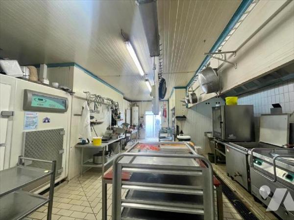 VENTE DES MURS - ACTUELLEMENT LOUE PAR BAIL COMMERCIAL Dans le centre-ville, immeuble à usage m...