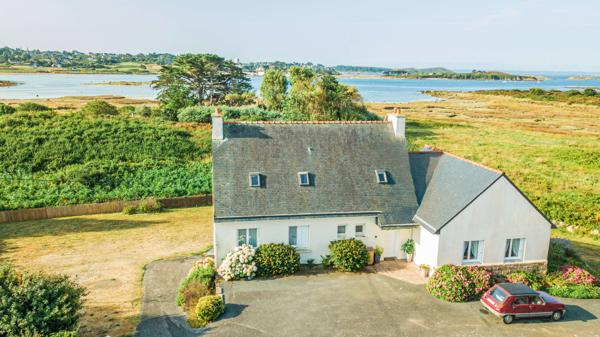 Maison sur une île avec vue mer
