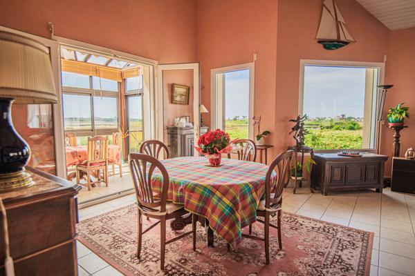 Maison sur une île avec vue mer