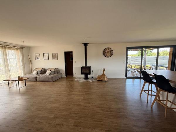 MAISON 3CH 135M² AVEC GARAGE PISCINE ET CUISINE D'ETE SUR TERRAIN DE 645M²