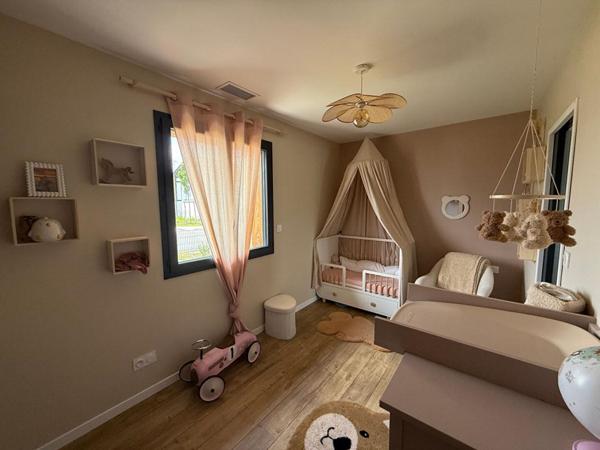 MAISON 3CH 135M² AVEC GARAGE PISCINE ET CUISINE D'ETE SUR TERRAIN DE 645M²