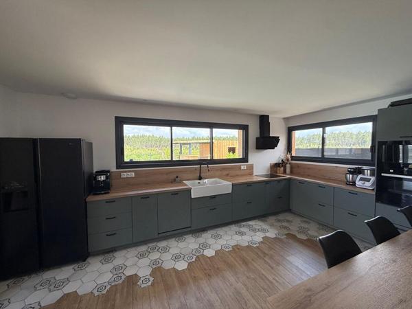 MAISON 3CH 135M² AVEC GARAGE PISCINE ET CUISINE D'ETE SUR TERRAIN DE 645M²