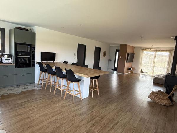 MAISON 3CH 135M² AVEC GARAGE PISCINE ET CUISINE D'ETE SUR TERRAIN DE 645M²