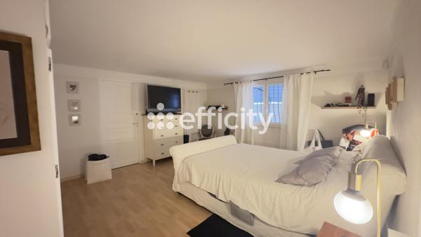 Maison
         6 pièces
        - 248 m² 298 000 € *