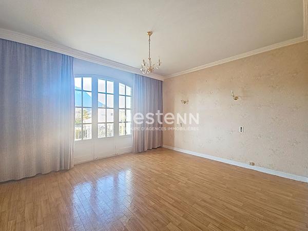 Maison d'architecte à vendre à Laragne Monteglin - 11 pièces, 5 chambres, potentiel exceptionnel