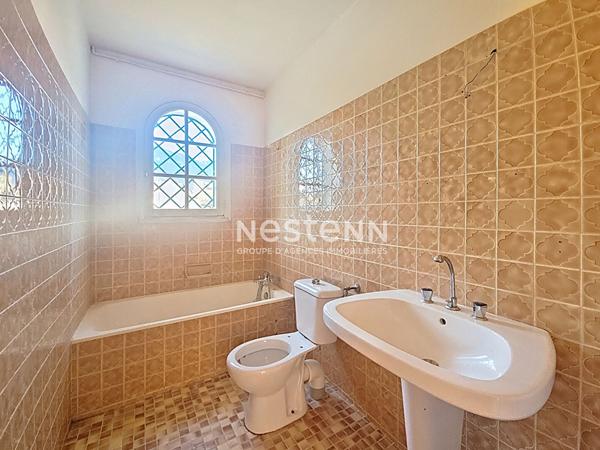 Maison d'architecte à vendre à Laragne Monteglin - 11 pièces, 5 chambres, potentiel exceptionnel