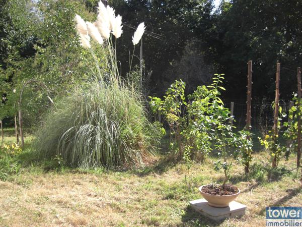 Terrain constructible 1800m² Miallet 24450