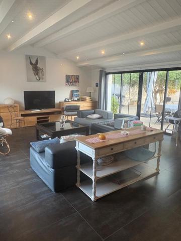 Villa de Charme au calme Séjour traversant vue imprenable Piscine et Jardin