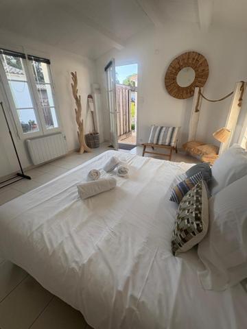 Villa de Charme au calme Séjour traversant vue imprenable Piscine et Jardin