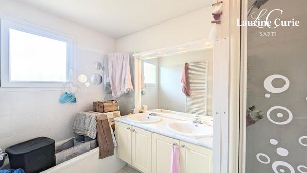 Maison mitoyenne T4 102m² avec garage et jardinet