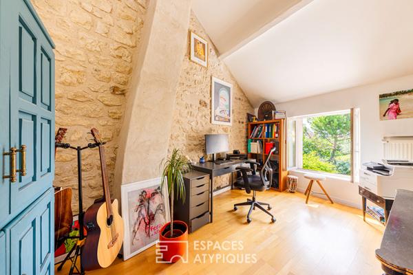 Vieilles pierres, volumes et piscine au coeur de Vernouillet