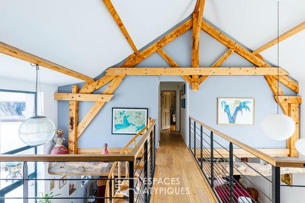 Vieilles pierres, volumes et piscine au coeur de Vernouillet