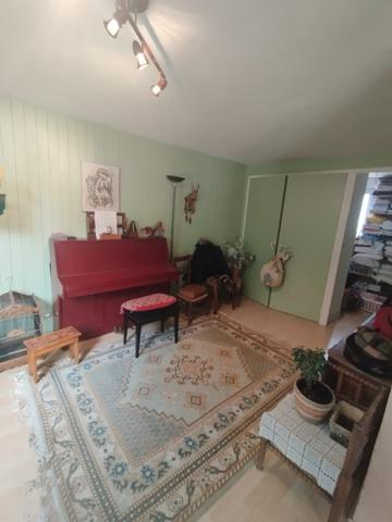 Maison
                                                                                                                                                                                                                                                                                                                        7 pièce(s)                                                                                                                                                                                                          4 chambre(s)                                                                                                                                                                                                          157  m²