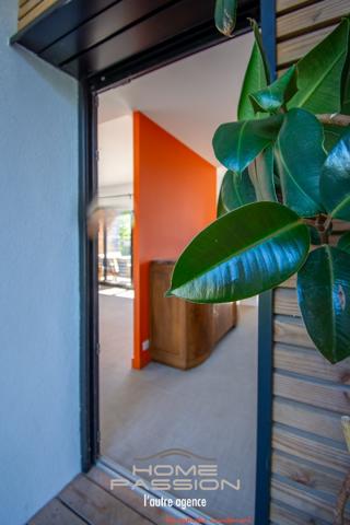 Maison
                                                                                                                                                                                                                                                                                                                        8 pièce(s)                                                                                                                                                                                                          5 chambre(s)                                                                                                                                                                                                          200  m²
