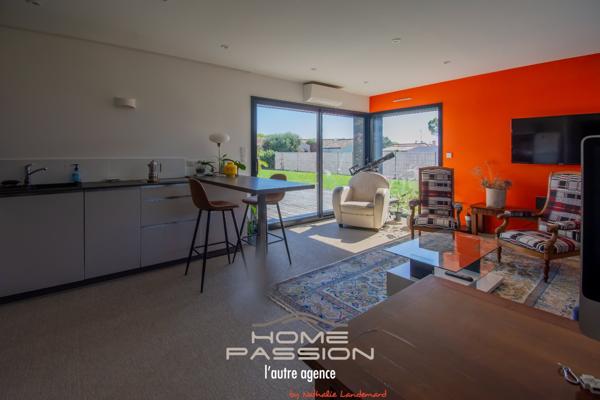 Maison
                                                                                                                                                                                                                                                                                                                        8 pièce(s)                                                                                                                                                                                                          5 chambre(s)                                                                                                                                                                                                          200  m²