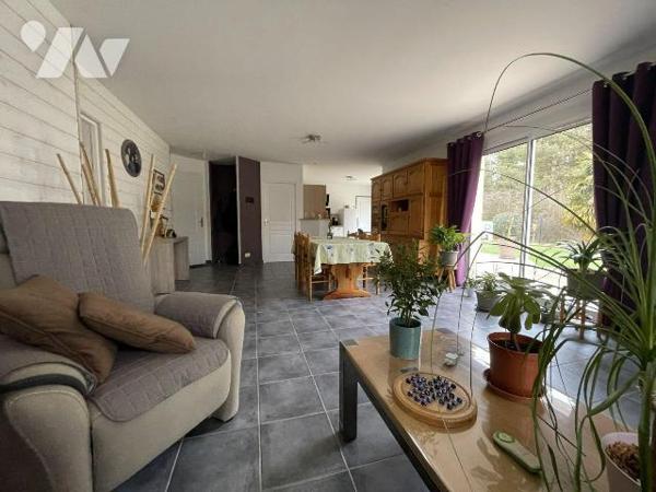 Chambroutet, proche Bressuire, pavillon de plain-pied de 101m², sur une parcelle d'environ 781 ...
