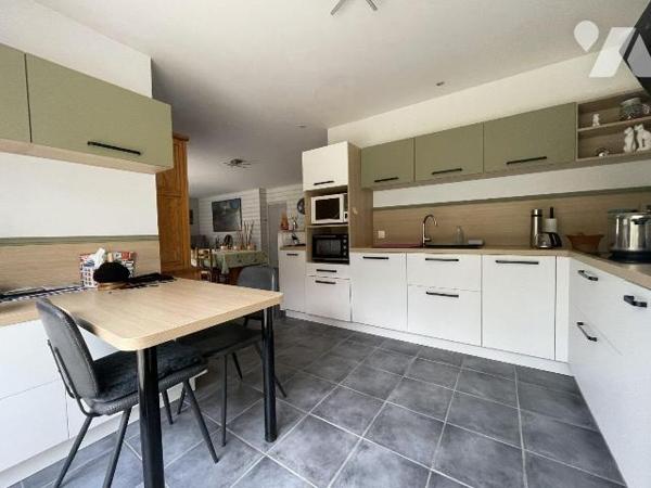 Chambroutet, proche Bressuire, pavillon de plain-pied de 101m², sur une parcelle d'environ 781 ...