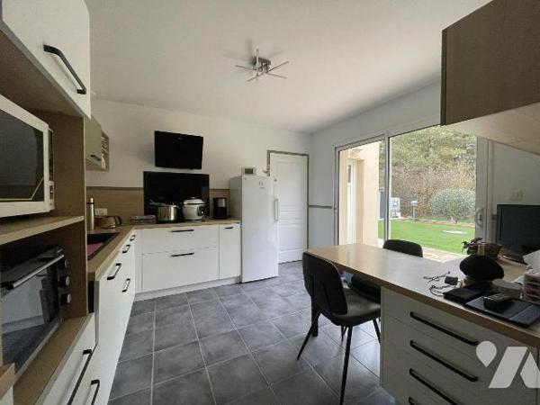 Chambroutet, proche Bressuire, pavillon de plain-pied de 101m², sur une parcelle d'environ 781 ...