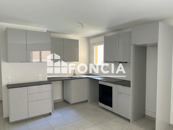 Location Appartement 3 pièces 67.23 m² - Sollies Pont 83210