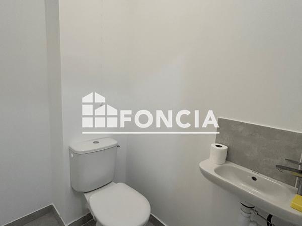 Location Appartement 3 pièces 67.23 m² - Sollies Pont 83210