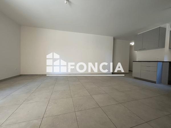 Location Appartement 3 pièces 67.23 m² - Sollies Pont 83210
