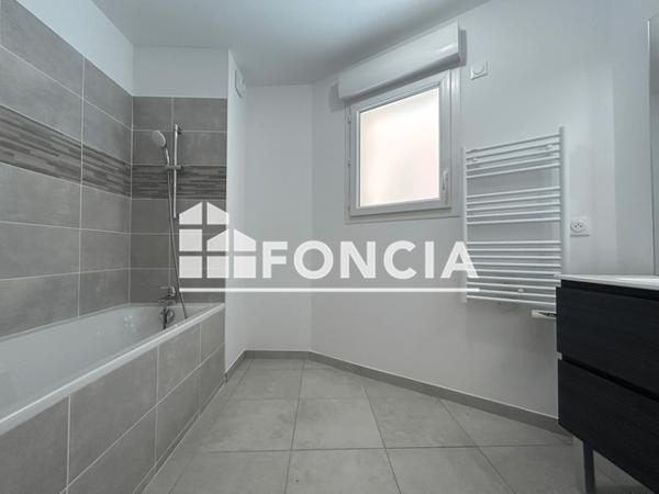 Location Appartement 3 pièces 67.23 m² - Sollies Pont 83210