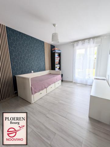 Maison rénovée 4 chambres – Jardin clos, plain-pied, cœur de Ploeren, proche Vannes et Golfe du Morbihan