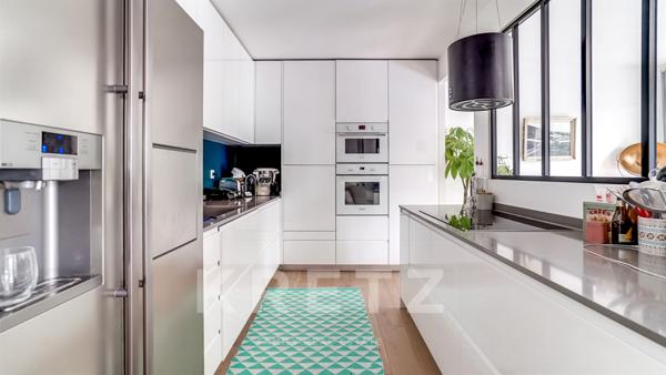 Appartement rénové avec terrasse de plain-pied