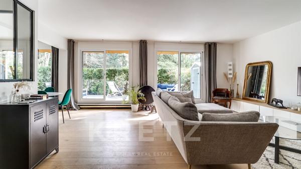 Appartement rénové avec terrasse de plain-pied