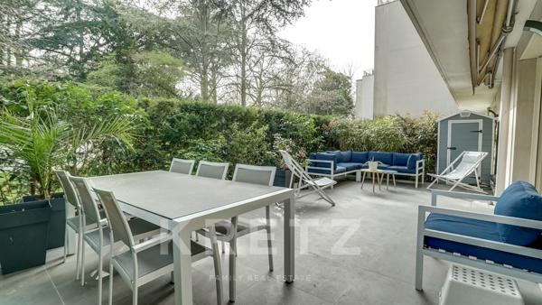Appartement rénové avec terrasse de plain-pied
