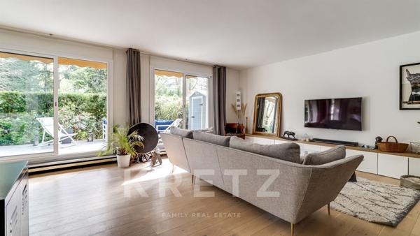 Appartement rénové avec terrasse de plain-pied