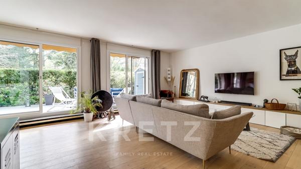 Appartement rénové avec terrasse de plain-pied