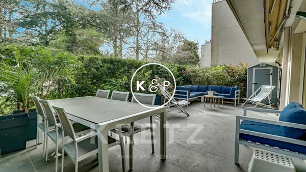 Appartement rénové avec terrasse de plain-pied