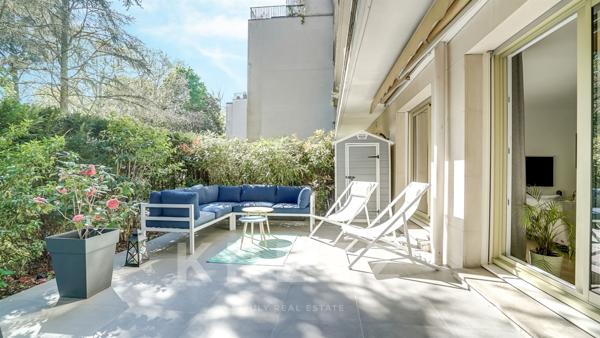 Appartement rénové avec terrasse de plain-pied