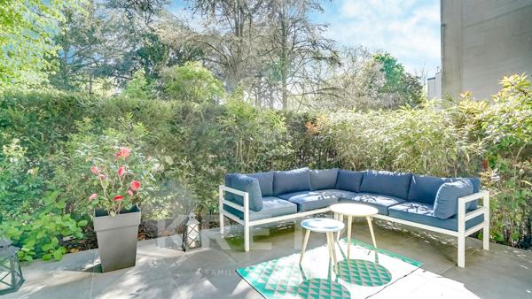 Appartement rénové avec terrasse de plain-pied