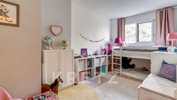 Appartement rénové avec terrasse de plain-pied