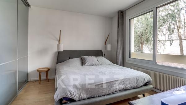 Appartement rénové avec terrasse de plain-pied