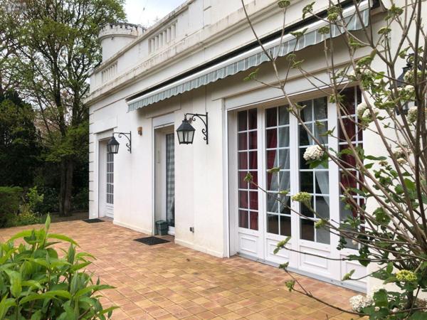 Maison de maître à vendre à Issoudun dans l'Indre (36100), ref : 11813/1518