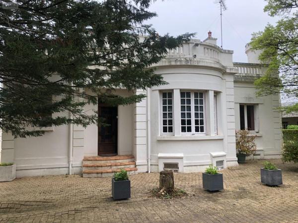 Maison de maître à vendre à Issoudun dans l'Indre (36100), ref : 11813/1518