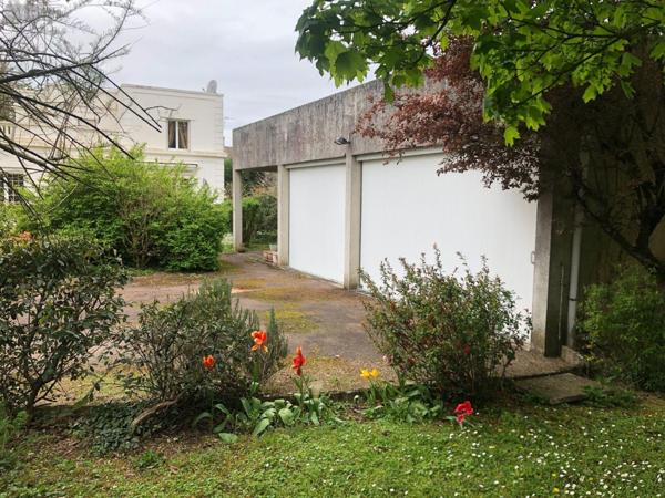 Maison de maître à vendre à Issoudun dans l'Indre (36100), ref : 11813/1518