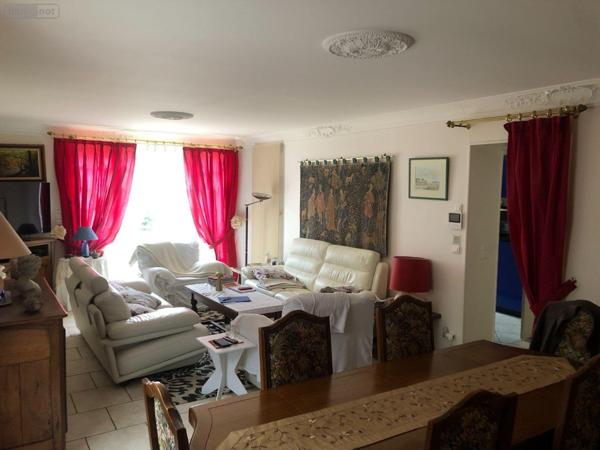 Maison de maître à vendre à Issoudun dans l'Indre (36100), ref : 11813/1518