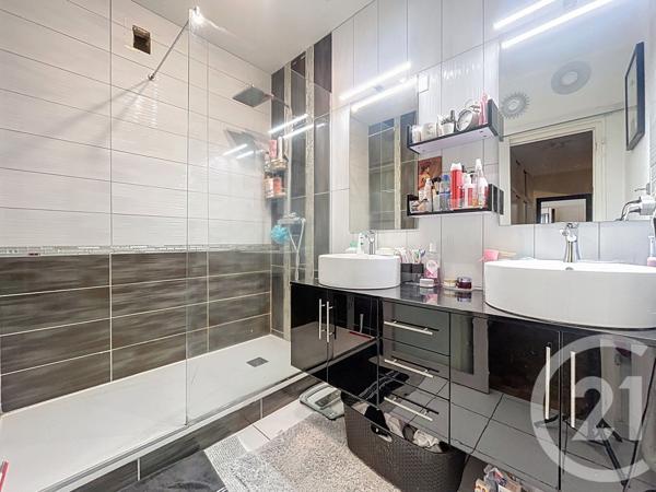 Appartement à vendre  5 pièces - 107,40 m2 VALS PRES LE PUY - 43