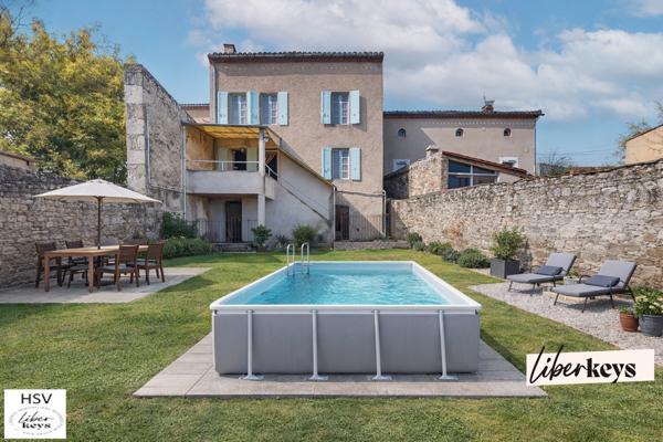 Grande maison de caractère (T6) avec jardin – Fort potentiel – Garage non attenant