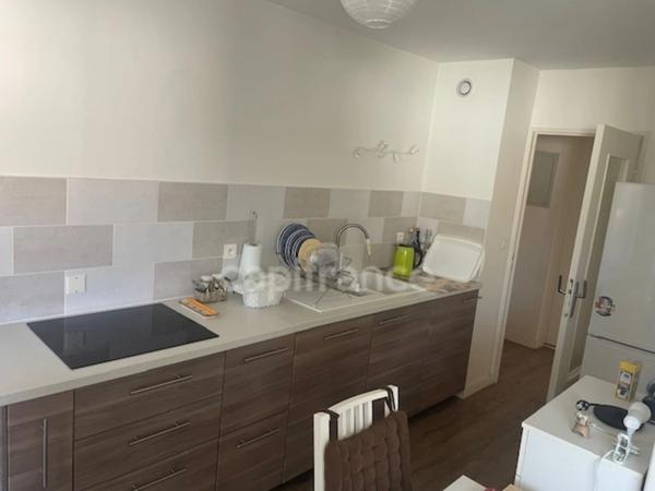 MARSEILLE 8e, Appartement T2 MEUBLE 53m² + BOX 16m2 + TERRASSE SUD 8m2 + CAVE / 294 975 EUROS