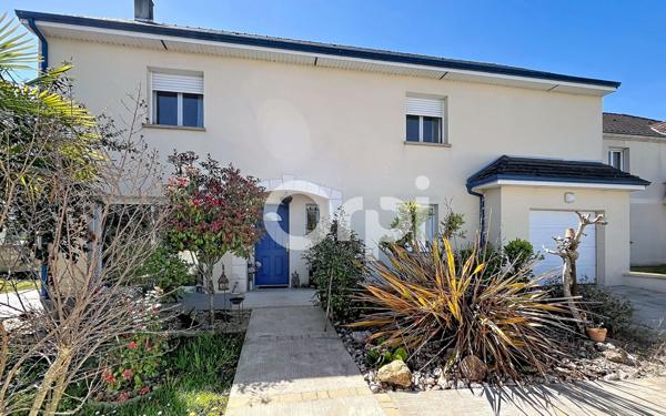 Maison à vendre    7 pièces • 152 m2 Saint-Pantaléon-de-Larche