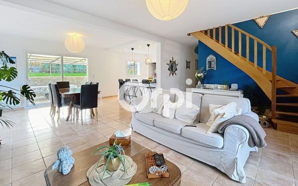 Maison à vendre    7 pièces • 152 m2 Saint-Pantaléon-de-Larche