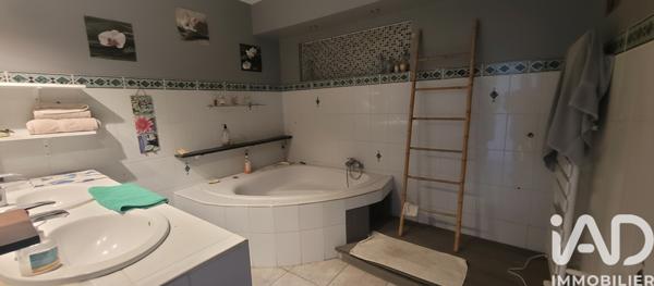 Maison à vendre 9 pièces 240 m² Le Tampon